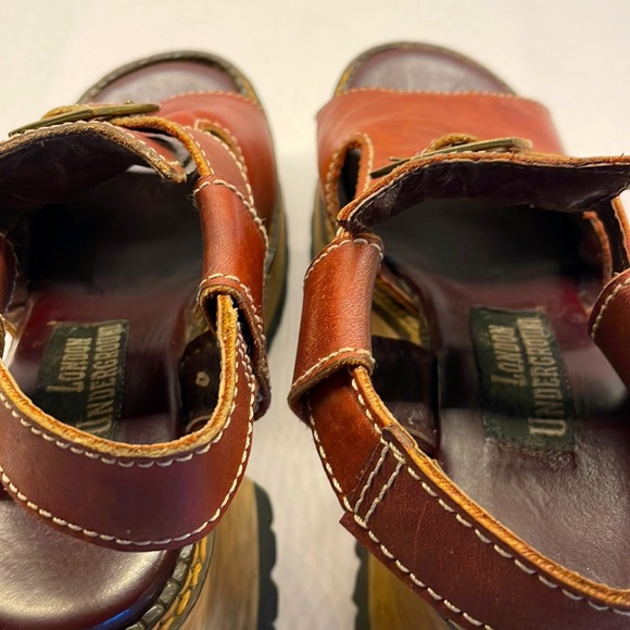 Sold-London Underground Chunky Wood Heel Platform Brown Leather Sandals Vintage - Picture 10 of 14